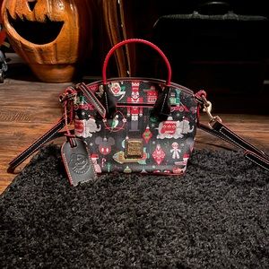 Disney Dooney Bourke 2018 Christmas Holiday Passholder Crossbody Satchel Purse